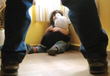 Un abuelo fue detenido por violar a su nieta de 11 años: le daba caramelos para que no diga nada