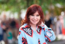El micrófono de Cristina Kirchner quedó abierto en plena sesión del Senado: “¿A qué hora cierra Rapanui?”
