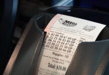Mujer ganó 26 millones de dólares en la lotería y arruinó el boleto en el lavarropas: no cobró ni un centavo