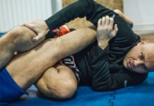 Un hombre inmovilizó con una técnica de jiu-jitsu a un ladrón y la imagen se hizo viral