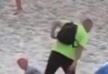 Hacían el amor desenfrenadamente a plena luz del día en una playa y los separaron a ojotazos