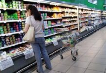 Según el INDEC, la pobreza bajó al 31,6% en Argentina en los primeros 6 meses de 2025