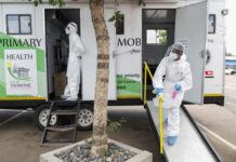 Los pacientes con variante Ómicron presentan “síntomas leves” en Sudáfrica