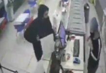 De película: delincuente “armado” con un paraguas simuló un rifle y asaltó una heladería