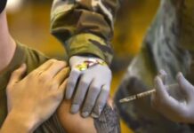 Seis comandantes del Ejército de Estados Unidos fueron relevados por negarse a vacunarse contra el Covid-19