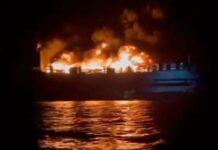 Así se incendió un barco con 288 peronas a bordo frente a la costa de Grecia