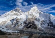 El mayor glaciar del Everest se derrite rápidamente por el cambio climático