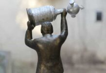Se viene la estatua de Gallardo en el Monumental