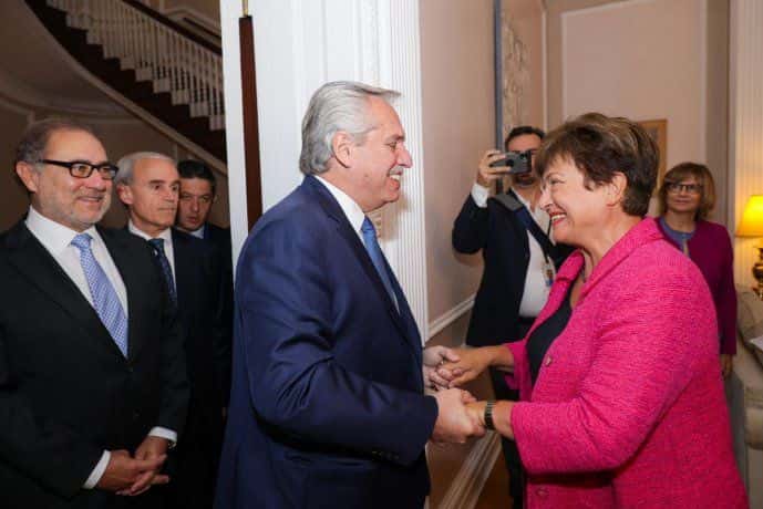 alberto-fernandez-y-kristalina-georgievajpeg-min
