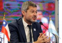 Argentina firmó el acta para trabajar por la candidatura del Mundial 2030