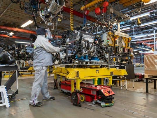 industria-fabrica-trabajo-min