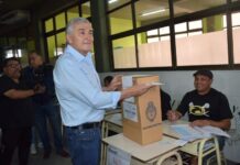 Gerardo Morales y candidatos de Cambia Jujuy emitieron su voto en las elecciones generales