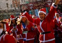 7.000 papás Noel invadieron las calles Madrid en la previa de Navidad