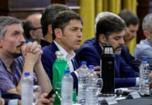 Kicillof, Massa, Máximo Kirchner y 84 intendentes analizaron el impacto del DNU